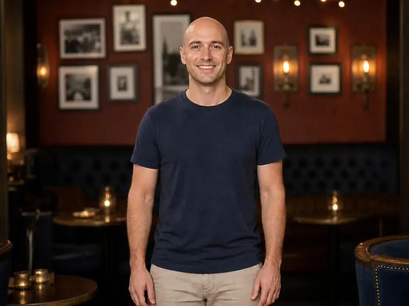 Random Bald AI photo booth effect — Solo rendering